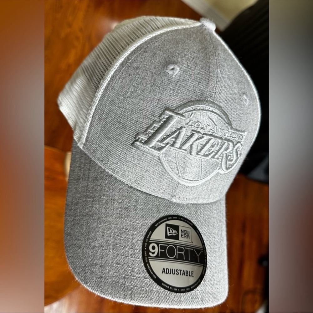Los Angeles Lakers adjustable gray Hat